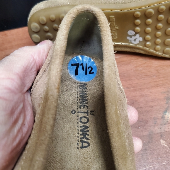 Minnetonka Women's Tan Beaded Embellished Suede Moccasins Size 7.5 - Picture 6 of 8